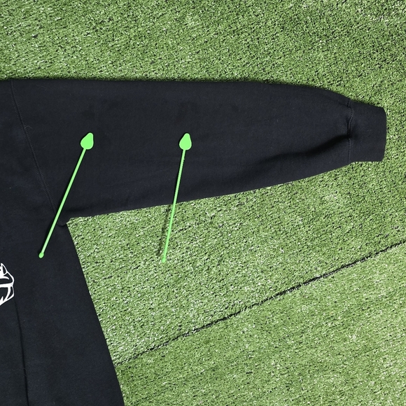 GILDAN | GEORGIA BULLDOGS MASCOT TEAM SPIRIT CASUAL CREW NECK SWEATSHIRT - Picture 9 of 13